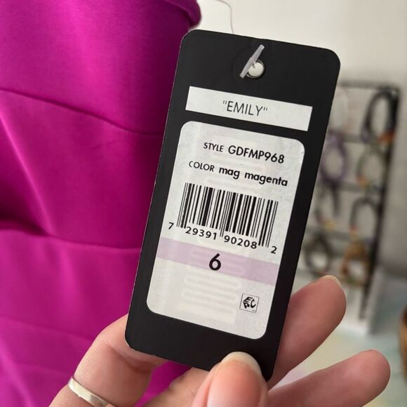 GUESS LA size 6 (small) Elegant Magenta Wrap Dress new 🆕 scuba bandage cap - Picture 3 of 10